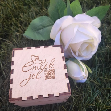 Emlékjel díszdobozban 