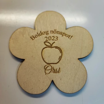 Virág formájú hűtőmágnes